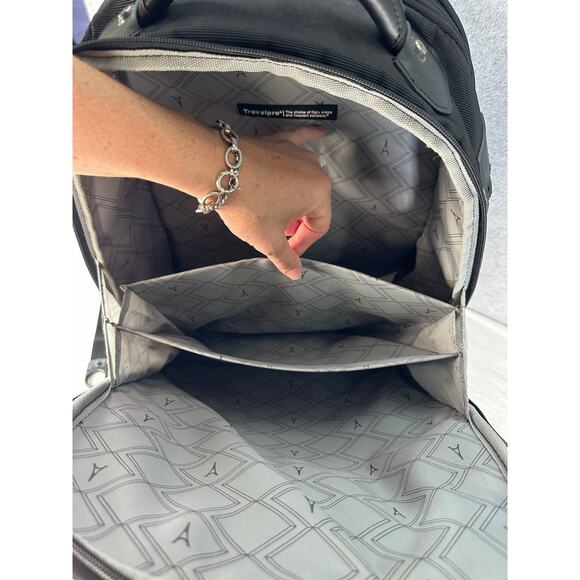 Travelpro Crew 9 Business Laptop Tablet Backpack 4 Compartment w/ Pockets 17.5” - Picture 11 of 16